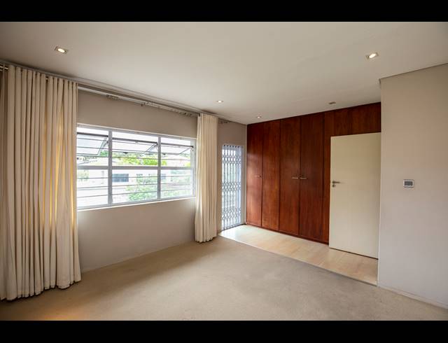 3 BEDROOM HOUSE FOR SALE IN OVERPORT